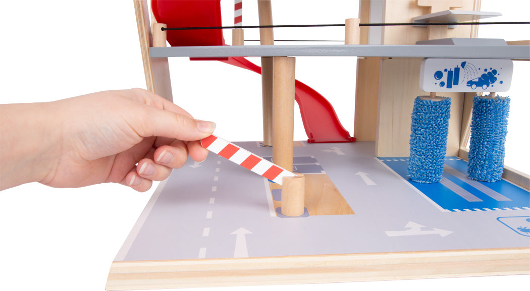 Parkhaus „Premium“ – die komplette Auto-Spielwelt aus Holz
