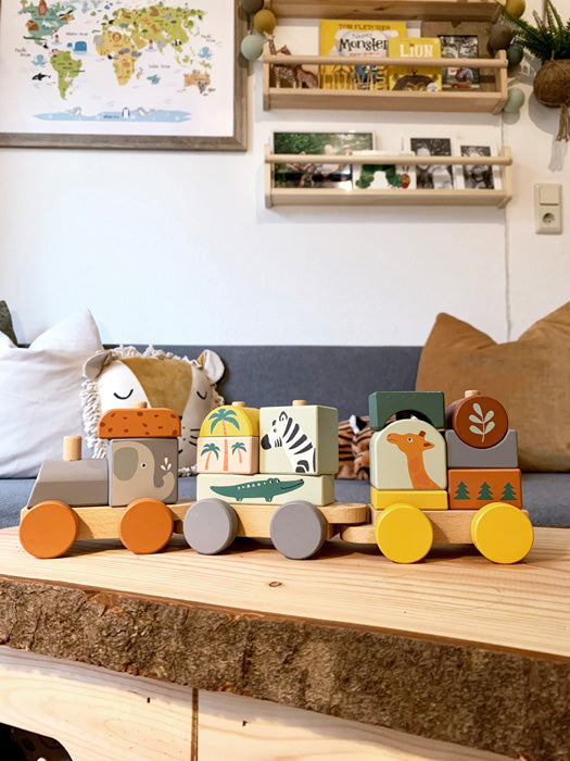 Holzzug Safari – Zieh- & Steckspielzeug für kleine Entdecker