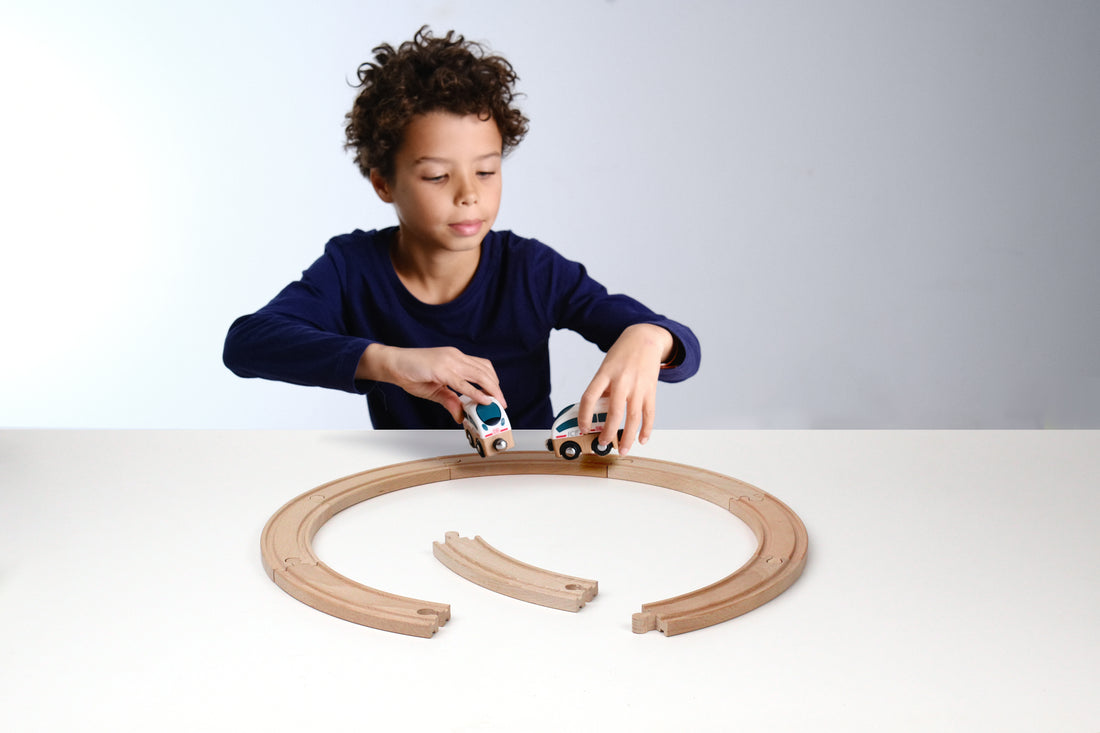 NOPPI Eisenbahn große Kurven – 8er Set Holzschienen-Zubehör